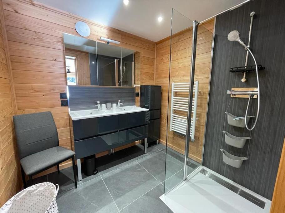 Appartement Lumineux Neuf Dans Bas De Chalet Le Douglas La Joue du Loup Exterior foto